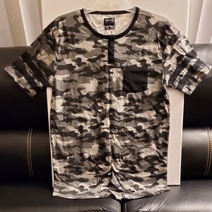 Westy Men's XXL Crew Neck Camouflage Grey T-Shirt.